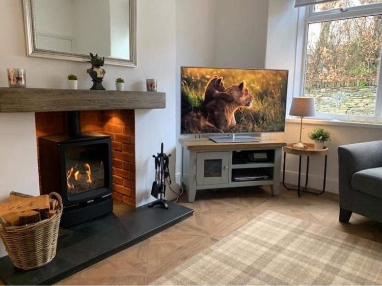 Woodland Cottage - Private Courtyard - Pet Friendly Retreat In The Heart Of Уиндермир Экстерьер фото